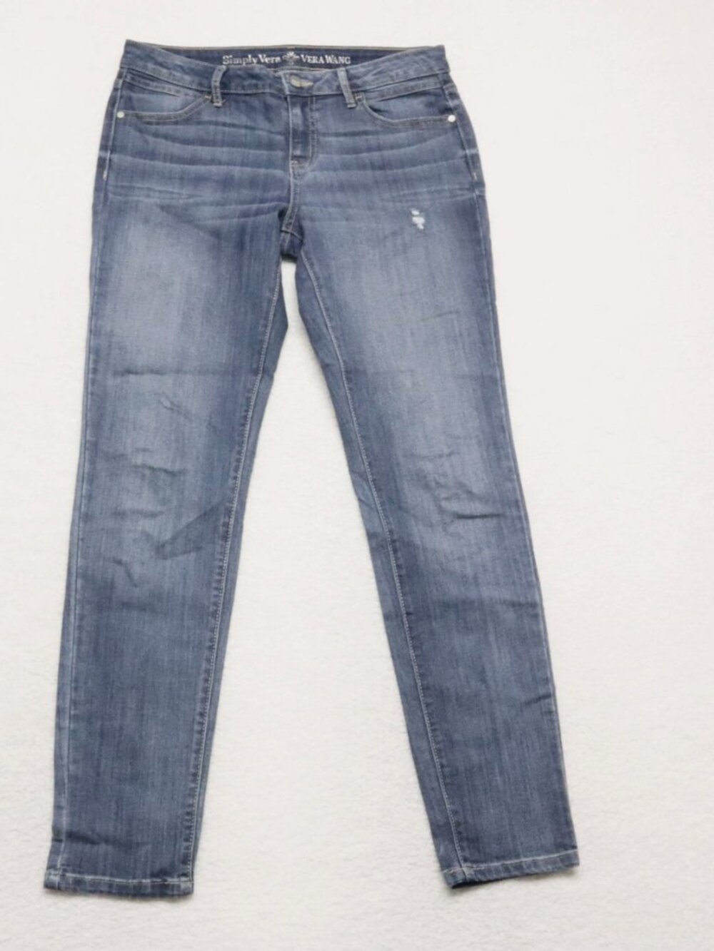 Simply Vera Wang Jeans Womens Skinny slightly distressed  Size 10
